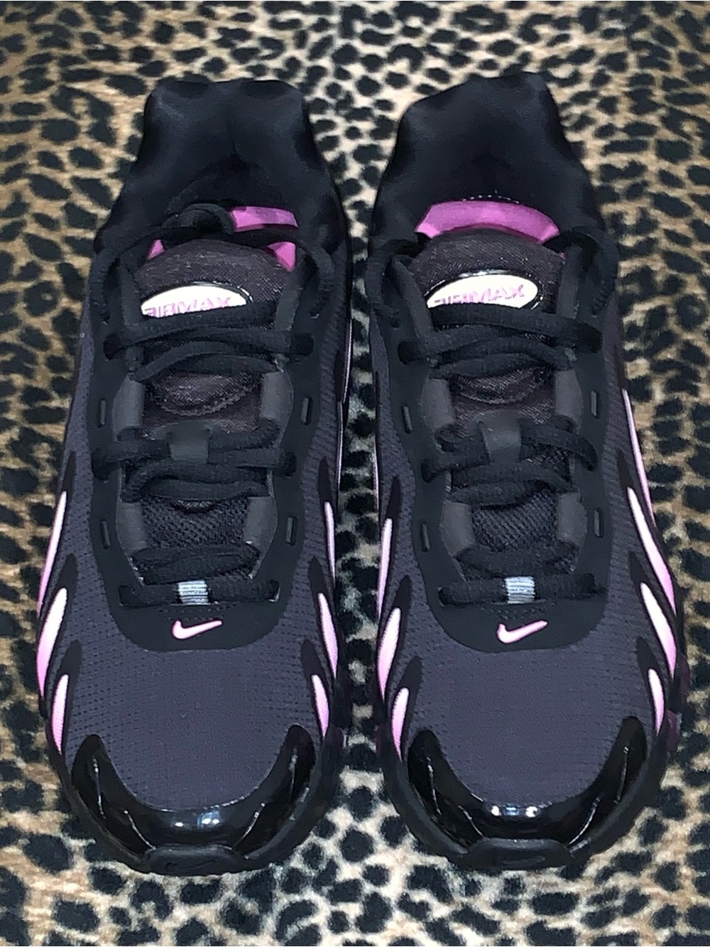 Nike - Picture 4 of 5